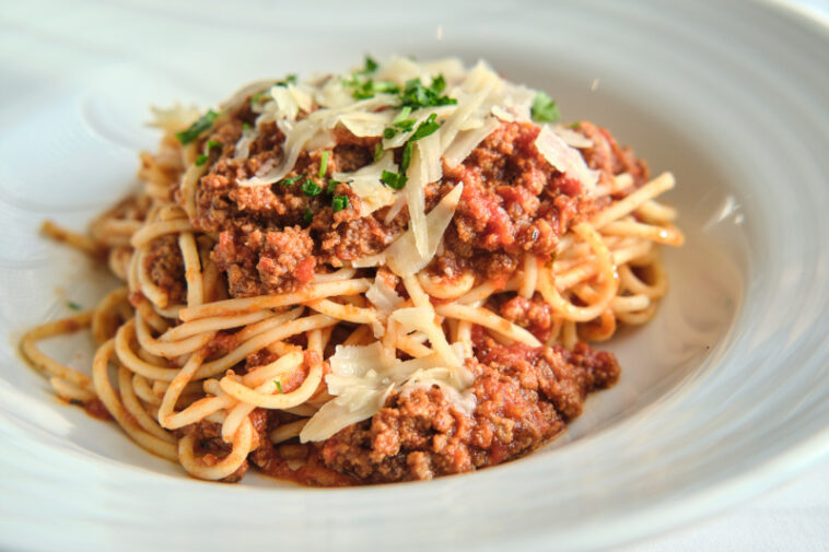 Pasta mit Fleisch als Hauptgericht