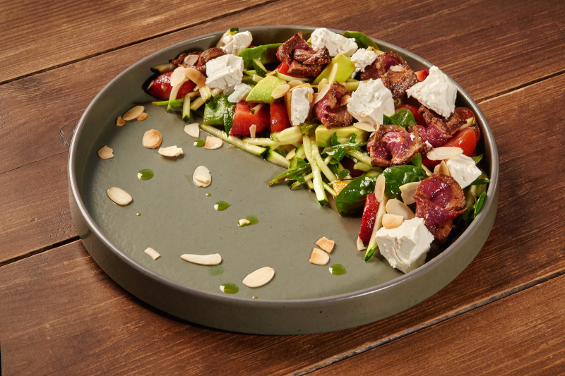 Zucchini-Paprika-Pfanne mit Feta